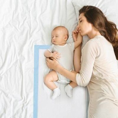 赤ん坊および大人の病院の医学の使い捨て可能なUnderpadの吸収剤65*51CM 7ply
